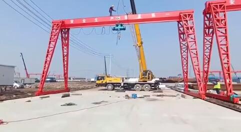 10吨龙门吊安装现场 10吨龙门吊安装现场