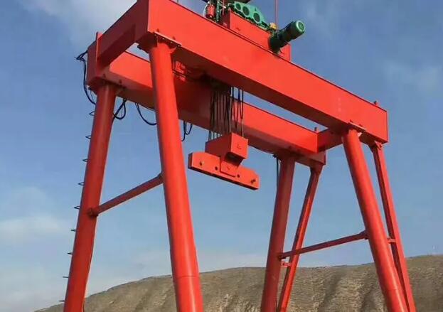 双主梁吊钩门式起重机设备厂区实拍 双主梁吊钩门式起重机设备厂区实拍