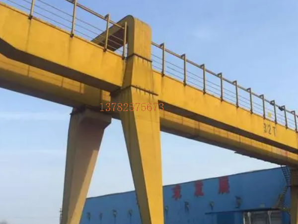 龙门吊门式起重机的起升和降落有哪些**注意事项？